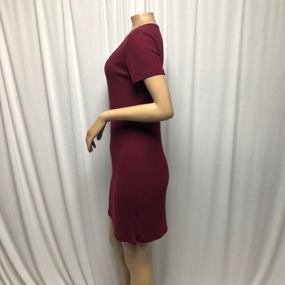 SO Dress Women Size Medium Burgundy Short Sleeve Ribbed Zipper Front Soft Comfy - Picture 4 of 7